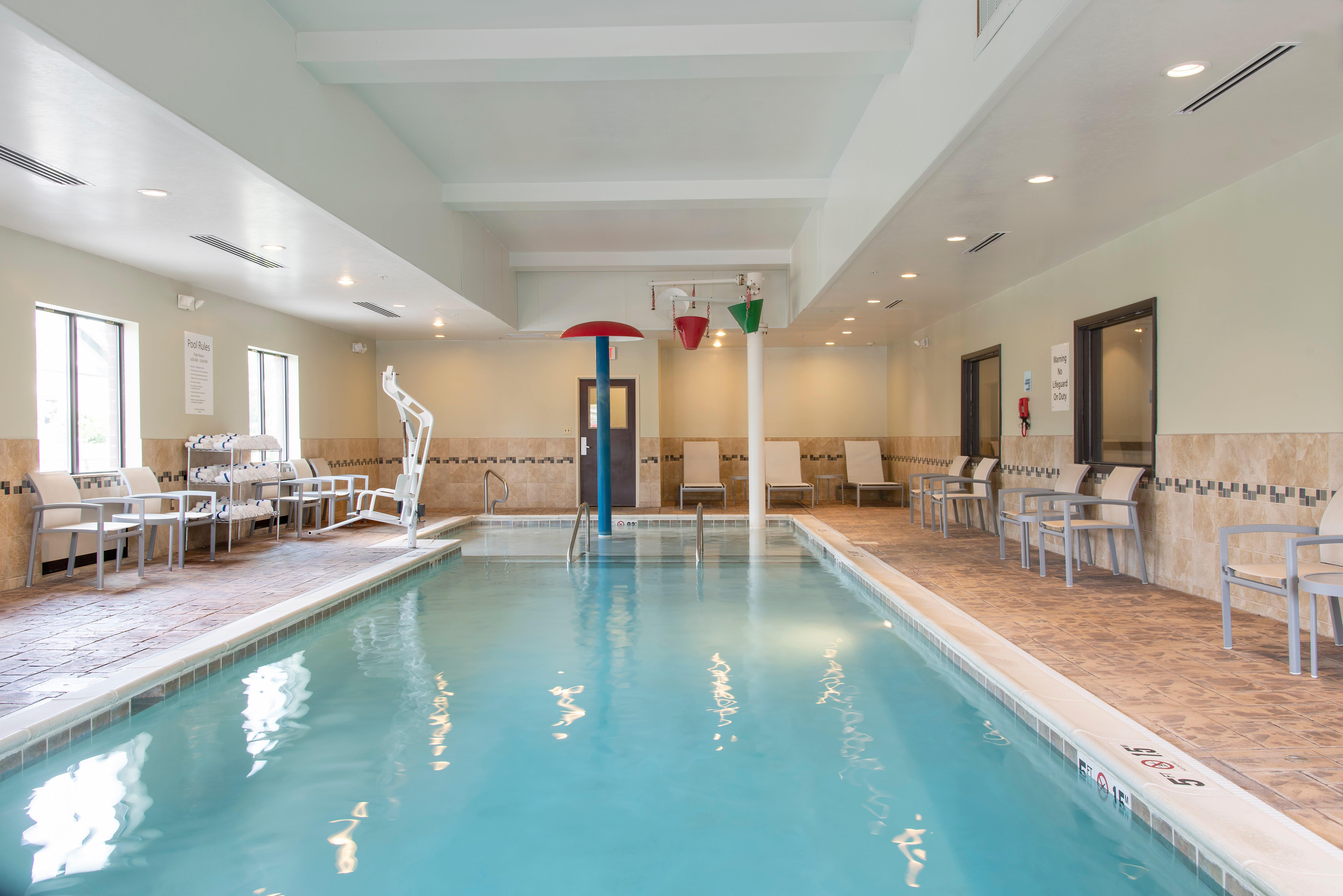 Holiday Inn Express & Suites - New Philadelphia Southwest, An Ihg Hotel Exteriér fotografie